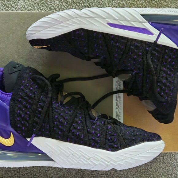 Lebron 18 Lakers colorway Basketball shoes mens size 9.5 LIKE NEW CONDITION - Picture 3 of 13